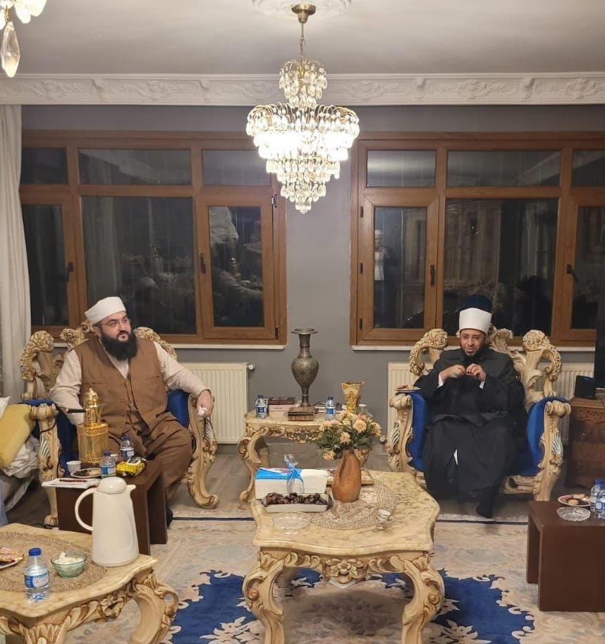 Kıymetli dostu Mısır Evkaf Bakanı Üstad Dr. Üsâme el-Ezherî'nin ziyarete geldiği günlere ait bir hatıra.
