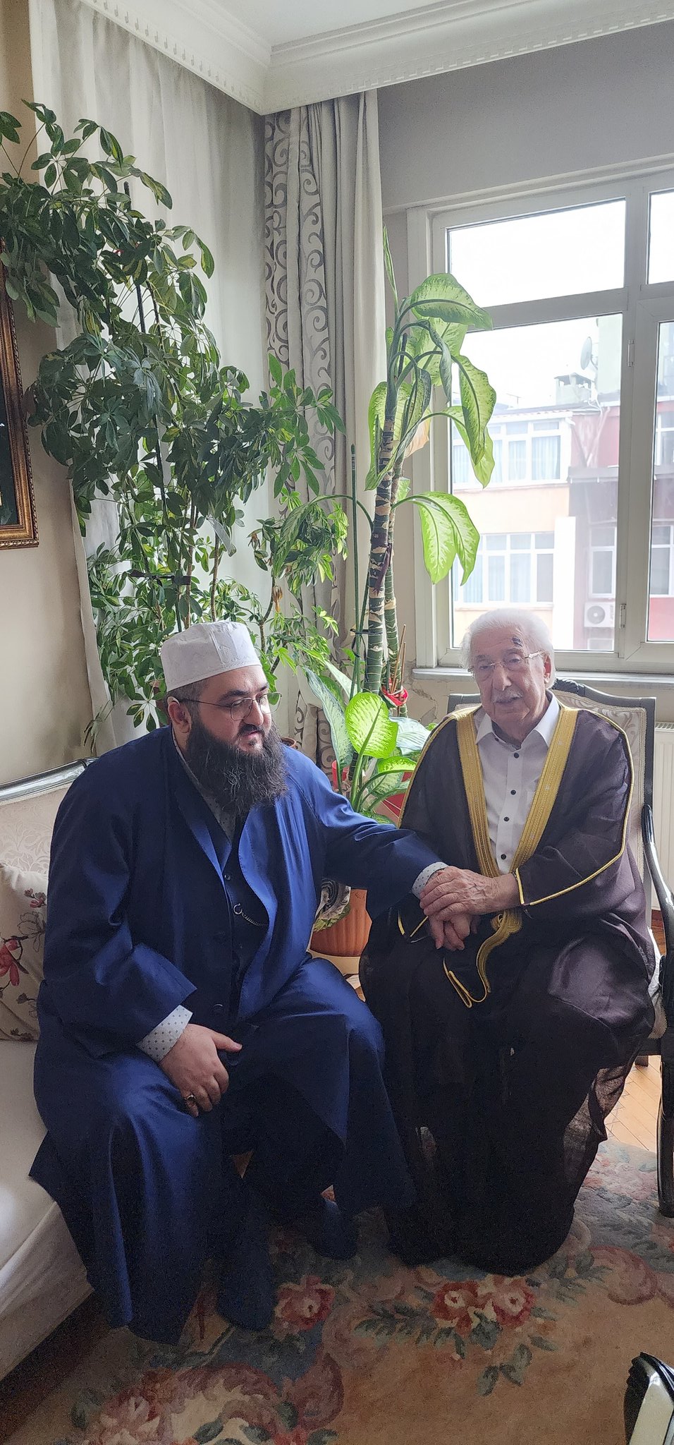 Osmanoğulları Hanedan Reisi, Sultan II. Abdülhamid Han Hazretlerinin torunu Harun Efendiyi ziyaretinden.