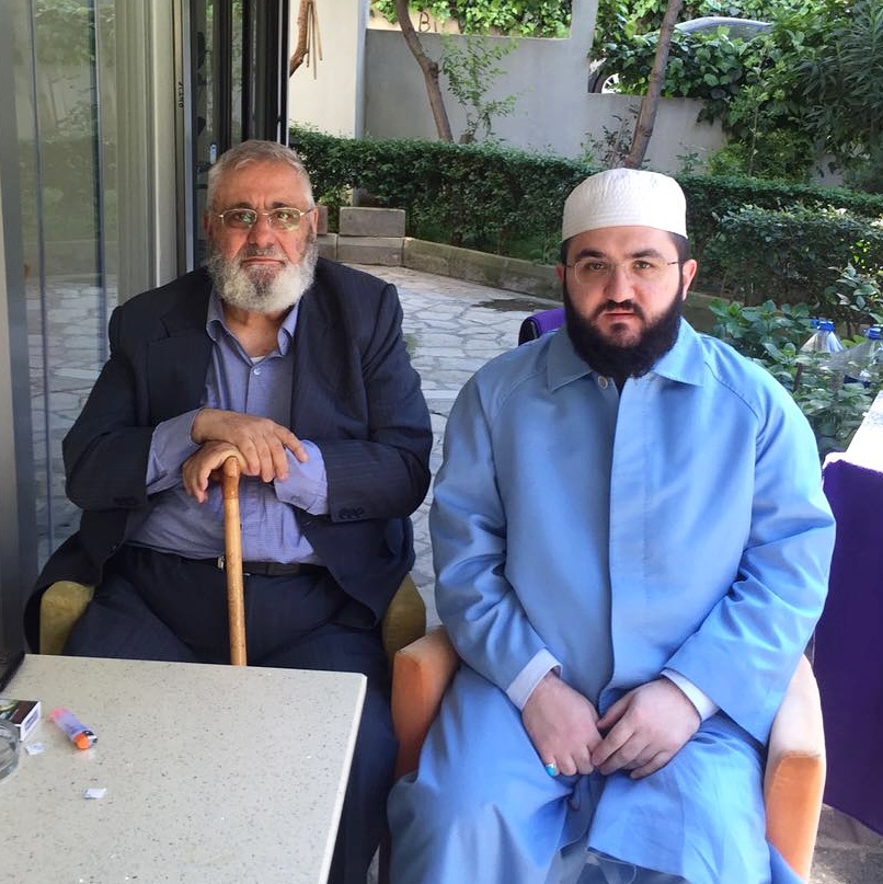 Talebelik yıllarında, Şeyh Seyyid Abdülhakîm Arvâsî Hazretlerinin torunu merhum Seyyid Tâhâ Üçışık Efendi ile.