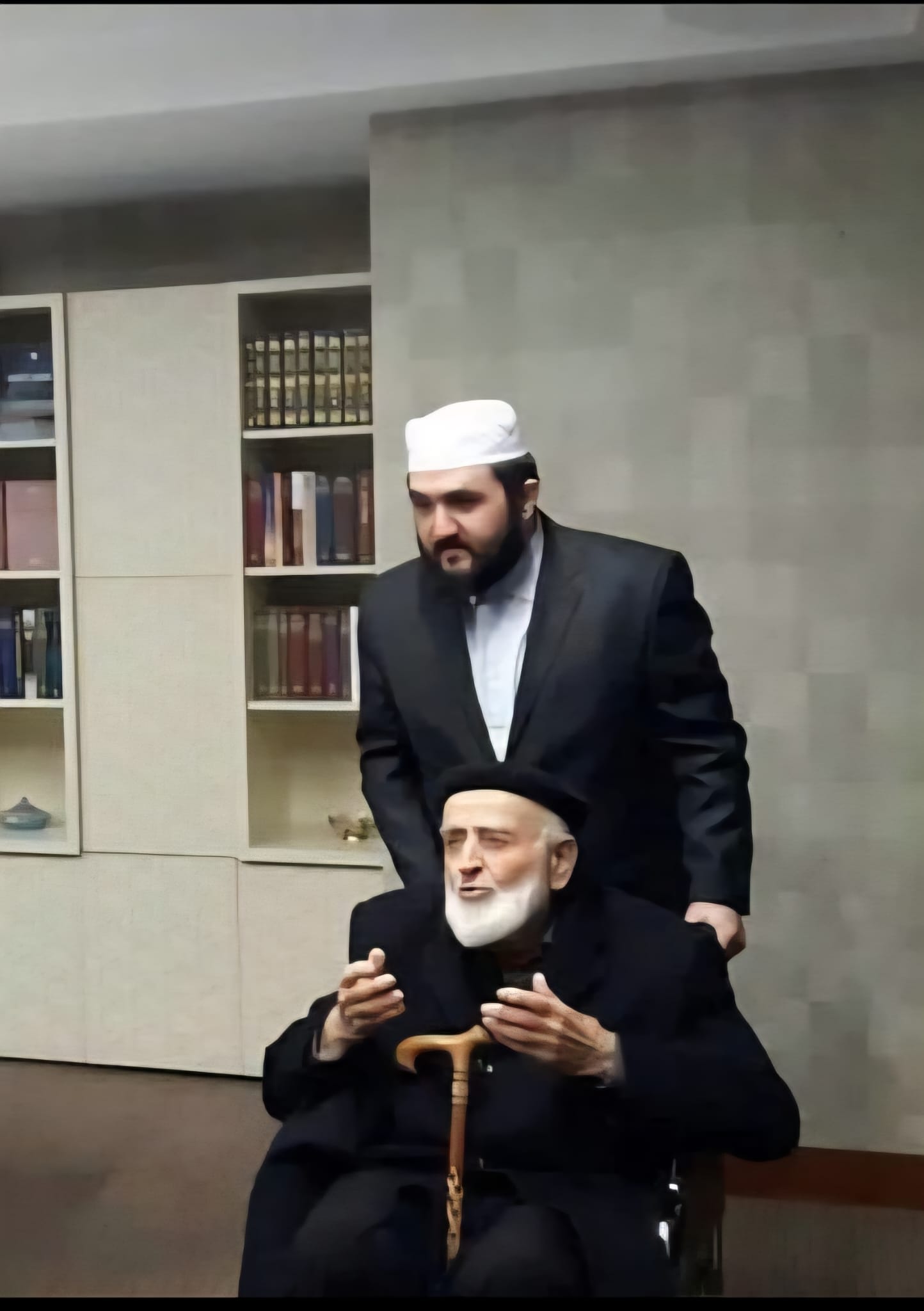 Talebelik yıllarında üstazı Muhammed Emin Saraç Hocaefendi ile.